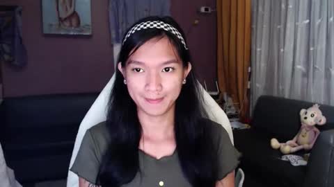 NEWRA  ALLISON online show from November 2025 08:00:01 PM