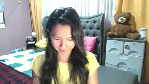 NEWRA  ALLISON online show from April 2026 01:30:01 AM