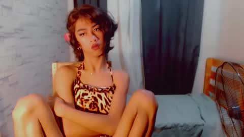 urasianyana online show from April 2026 12:38:02 AM