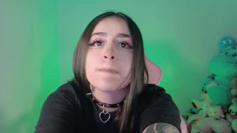 Snapshot of urbaby6irl chatting on June 2026 11:02:01 AM Danielle online show from June 2026 11:02:01 AM