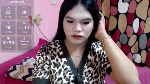 Snapshot of urbabysofia0305 chatting on October 2025 02:18:02 PM Sofia online show from October 2025 02:18:02 PM