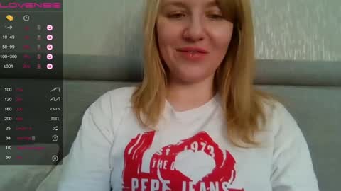 Snapshot of urbadkitty chatting on December 2024 08:06:02 AM urbadkitty online show from December 2024 08:06:02 AM