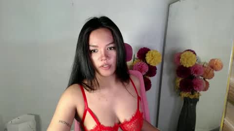 Snapshot of urbeautifulnightmare chatting on December 2024 07:00:02 PM venice online show from December 2024 07:00:02 PM