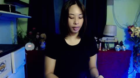 urcrushnextdoor_ online show from December 2024 06:38:02 PM