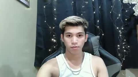 Snapshot of urcutefucking_asianboy chatting on September 2025 12:40:01 PM ASIANBBYBOY online show from September 2025 12:40:01 PM