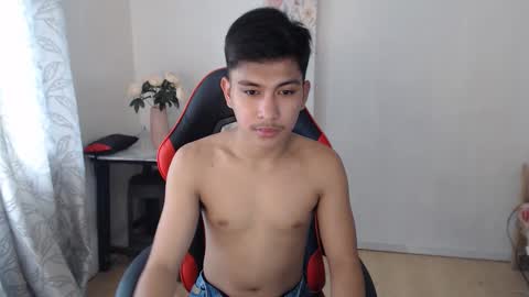 Snapshot of urcuteguy_jhonx chatting on September 2025 03:43:01 AM Dannie online show from September 2025 03:43:01 AM