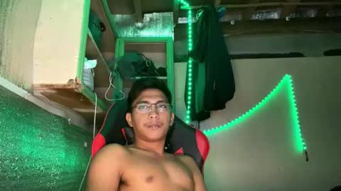 Snapshot of urcuteguy_jhonx chatting on October 2025 03:03:02 AM Dannie online show from October 2025 03:03:02 AM