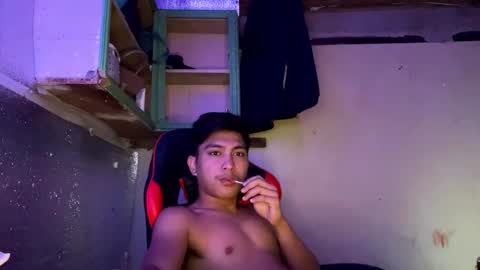 Snapshot of urcuteguy_jhonx chatting on October 2025 12:42:02 AM Dannie online show from October 2025 12:42:02 AM