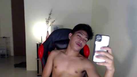 Snapshot of urcuteguy_jhonx chatting on October 2025 03:32:01 PM Dannie online show from October 2025 03:32:01 PM