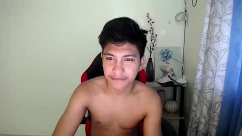 Snapshot of urcuteguy_jhonx chatting on October 2025 03:50:02 AM Dannie online show from October 2025 03:50:02 AM