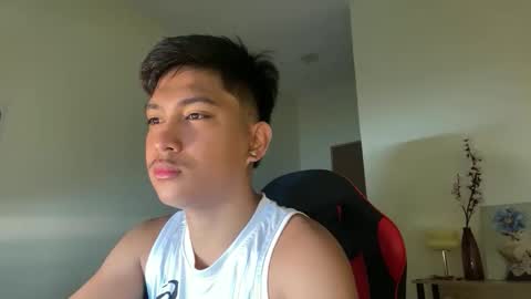 Snapshot of urcuteguy_jhonx chatting on October 2025 07:33:01 AM Dannie online show from October 2025 07:33:01 AM