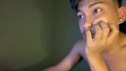 Snapshot of urcuteguy_jhonx chatting on October 2025 06:52:01 PM Dannie online show from October 2025 06:52:01 PM