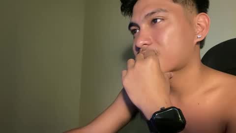 Snapshot of urcuteguy_jhonx chatting on October 2025 11:04:02 PM Dannie online show from October 2025 11:04:02 PM