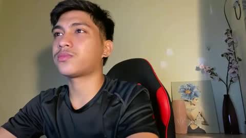 Snapshot of urcuteguy_jhonx chatting on October 2025 05:17:01 PM Dannie online show from October 2025 05:17:01 PM