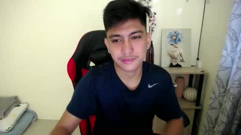 Snapshot of urcuteguy_jhonx chatting on November 2025 10:21:02 PM Dannie online show from November 2025 10:21:02 PM