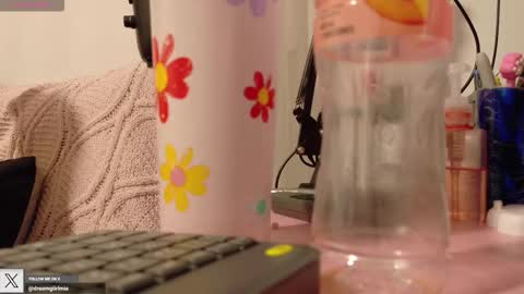 Snapshot of urdreamgiirl chatting on October 2025 10:17:02 PM Mia Miller online show from October 2025 10:17:02 PM