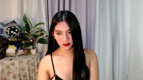 Snapshot of urdreamgirl_ chatting on February 2025 01:54:02 PM Trixie online show from February 2025 01:54:02 PM