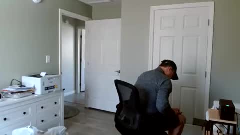 Gregor online show from April 2026 02:00:02 PM