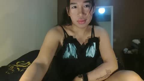 Snapshot of urfuckingqueen chatting on February 2025 08:24:01 PM RHEA online show from February 2025 08:24:01 PM