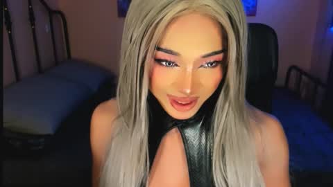 My bella 3 online show from December 2025 11:32:02 PM