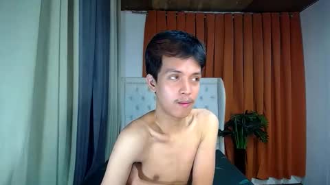 urhot_johny online show from April 2026 06:32:02 PM