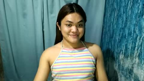 Snapshot of urhottie_bella chatting on June 2026 12:19:02 PM urhottie_bella online show from June 2026 12:19:02 PM