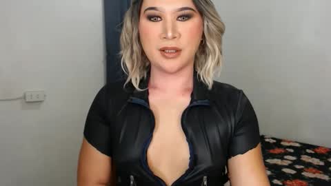 Zoe online show from January 2025 10:52:01 PM