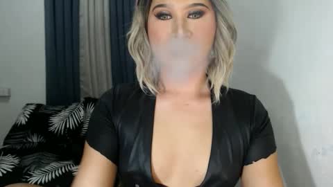 Zoe online show from January 2025 10:48:01 PM