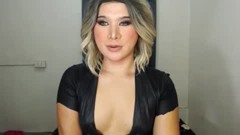 Zoe online show from February 2025 12:05:02 PM