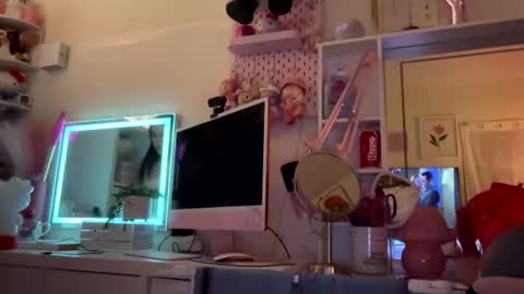 urlittlefilipina online show from December 2025 05:15:02 AM