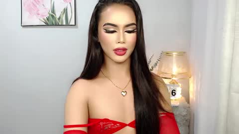 Snapshot of urlovelyangelts chatting on December 2024 09:21:02 AM ANGEL online show from December 2024 09:21:02 AM