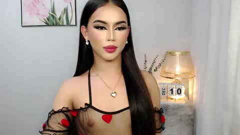 Snapshot of urlovelyangelts chatting on December 2024 06:25:01 PM ANGEL online show from December 2024 06:25:01 PM