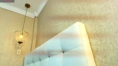 Love online show from November 2025 10:43:02 PM