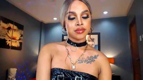 Snapshot of urmajestytyra chatting on December 2024 05:29:02 AM UrMajestyTyra online show from December 2024 05:29:02 AM