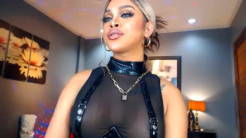 Snapshot of urmajestytyra chatting on December 2024 02:17:02 AM UrMajestyTyra online show from December 2024 02:17:02 AM