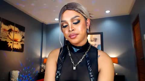 Snapshot of urmajestytyra chatting on December 2024 05:56:01 AM UrMajestyTyra online show from December 2024 05:56:01 AM