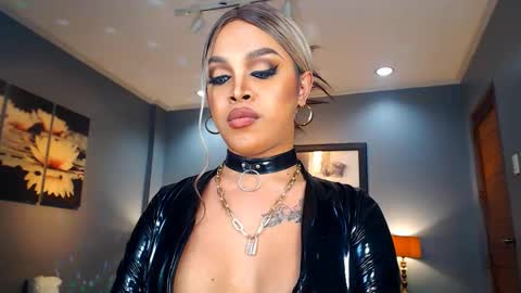 Snapshot of urmajestytyra chatting on December 2024 06:11:01 AM UrMajestyTyra online show from December 2024 06:11:01 AM