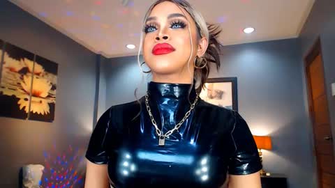 Snapshot of urmajestytyra chatting on December 2024 03:08:01 AM UrMajestyTyra online show from December 2024 03:08:01 AM