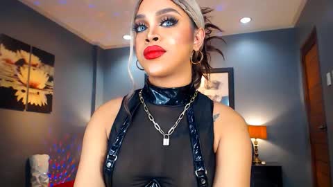 Snapshot of urmajestytyra chatting on December 2024 12:39:02 AM UrMajestyTyra online show from December 2024 12:39:02 AM