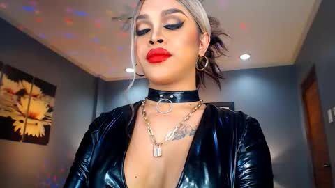 Snapshot of urmajestytyra chatting on December 2024 12:52:01 AM UrMajestyTyra online show from December 2024 12:52:01 AM