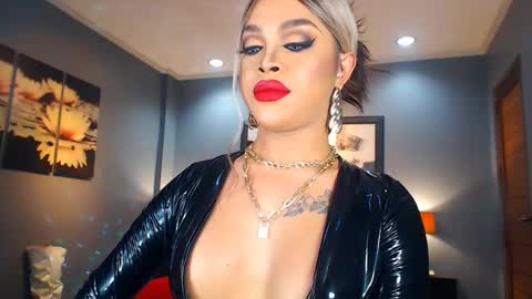 Snapshot of urmajestytyra chatting on January 2025 12:02:01 AM UrMajestyTyra online show from January 2025 12:02:01 AM
