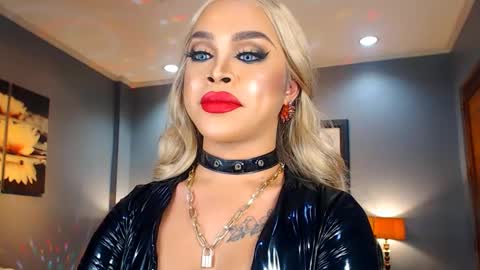Snapshot of urmajestytyra chatting on January 2025 02:29:01 AM UrMajestyTyra online show from January 2025 02:29:01 AM