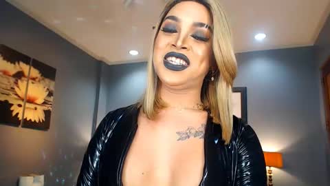 Snapshot of urmajestytyra chatting on February 2025 06:25:02 AM UrMajestyTyra online show from February 2025 06:25:02 AM