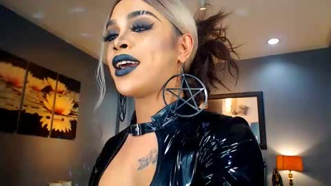 Snapshot of urmajestytyra chatting on February 2025 03:45:01 AM UrMajestyTyra online show from February 2025 03:45:01 AM