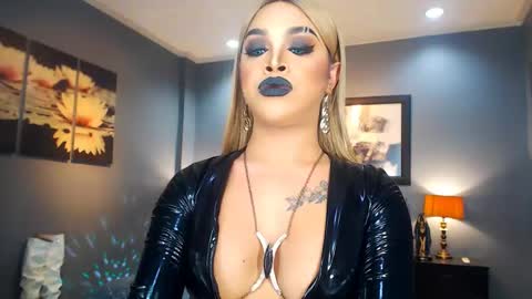 Snapshot of urmajestytyra chatting on February 2025 01:57:02 AM UrMajestyTyra online show from February 2025 01:57:02 AM