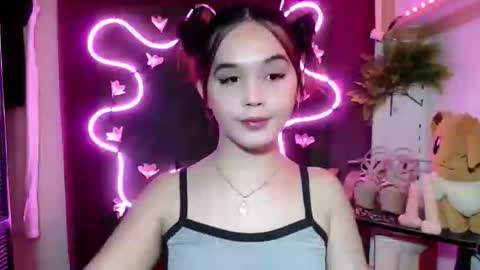 Snapshot of urpinay_pia chatting on November 2025 08:43:02 PM Pia online show from November 2025 08:43:02 PM