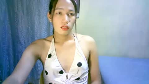 queen julia not into CHEAPGUY online show from December 2024 12:27:02 PM