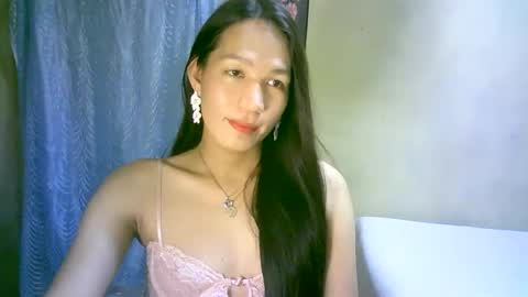 queen julia not into CHEAPGUY online show from February 2025 01:38:01 PM