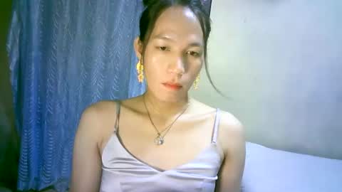 queen julia not into CHEAPGUY online show from February 2025 12:48:02 PM