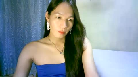 queen julia not into CHEAPGUY online show from February 2025 12:44:02 PM